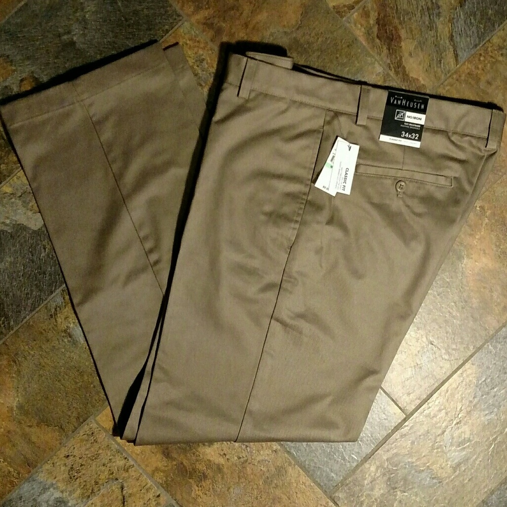 Van Heusen No Iron Flat Front Classic Fit NWT34x32